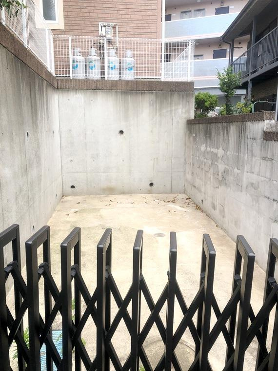 馬絹戸建の駐車場