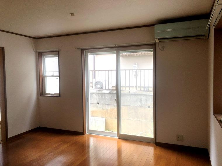 馬絹戸建の居間・リビング