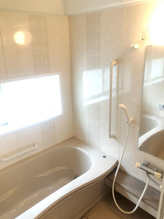 馬絹戸建の浴室