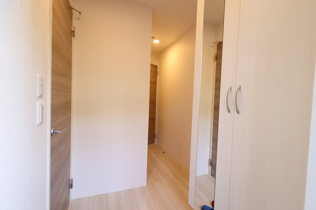 【玄関】 | グランリュクス上野丘東 | 202　玄関