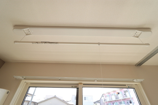 【設備】 | グランリュクス上野丘東 | 202　室内物干し