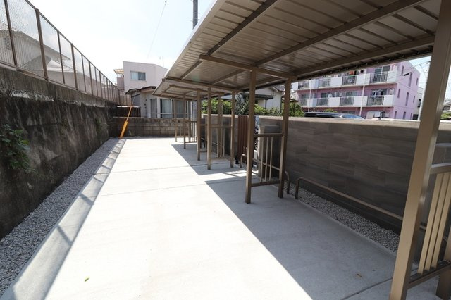 【その他】 | グランリュクス上野丘東 | 駐輪場