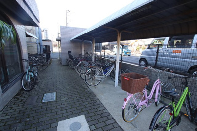 屋根付き駐輪場