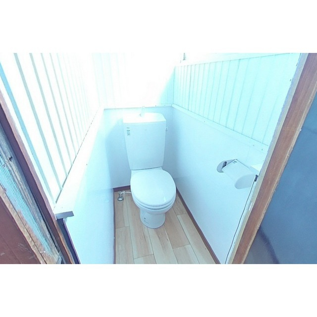 海津市平田町今尾の一戸建てのトイレ