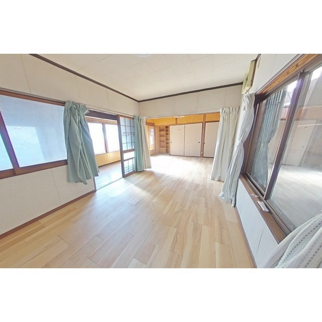 海津市平田町今尾の一戸建ての居間・リビング