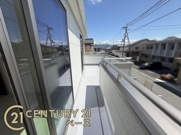 リーブルガーデン菅原町 ７号棟 ／新築一戸建のバルコニー|■現地撮影写真■日当たりのよい広々としたバルコニー！洗濯物もよく乾きます！