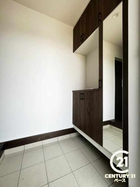 リナージュ宝来町 ３号棟 ／新築一戸建の玄関|■玄関には大容量シューズボックス完備！■