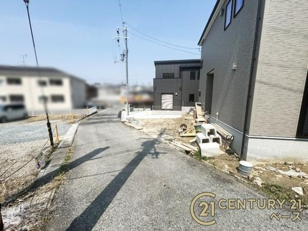 リナージュ宝来町 ３号棟 ／新築一戸建の前面道路含む現地写真|■現地撮影写真■前面道路約４ｍでお車の出し入れも楽々！