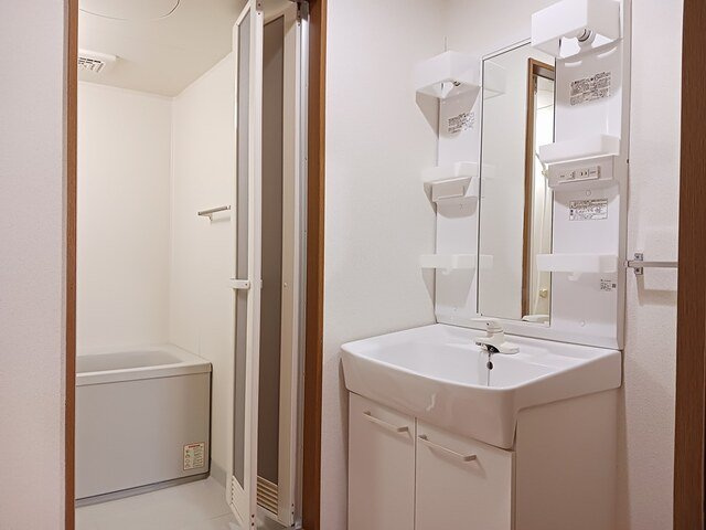 ル・オマージュの洗面所|明るい洗面所です