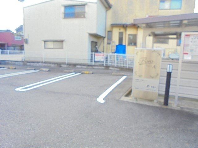 カ－サ　セレナータの駐車場|駐車場に車を止められます