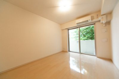 ジーリョ自由が丘の居間・リビング