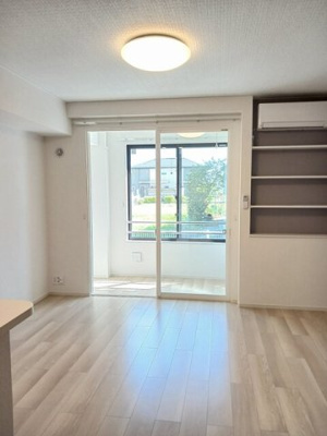 【居間・リビング】 | ドミールオカマエ　Ｂ