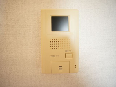 【セキュリティ】 | カーサ・アルドーレＢ | 訪問者の確認ができるTVドアホン付きです♪