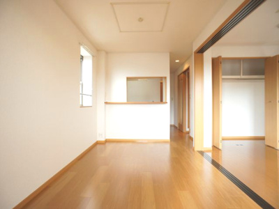 【居間・リビング】 | カーサ・アルドーレＢ | 快適に過ごせるエアコンが付いています♪