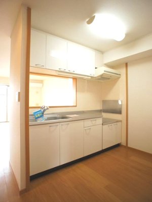 【キッチン】 | カーサ・アルドーレＢ | 対面キッチンで利便性が良いです♪