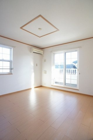 ＮＴＲ　スクエアⅠの居間・リビング