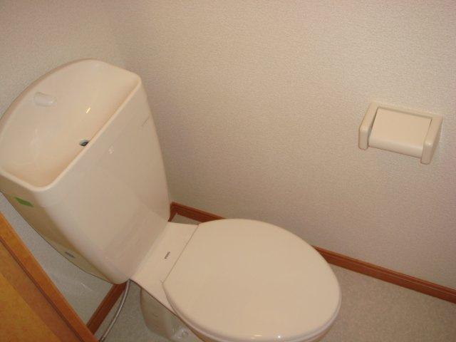 レオパレスフィオーレのその他|トイレはシンプルなタイプです