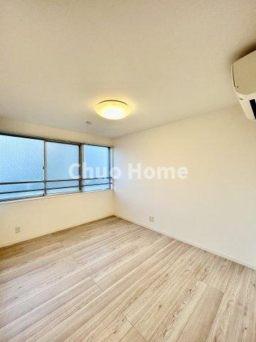 コーポ日野の子供部屋|【子供部屋】お子様を持つ家庭の約6割が「家族や子どものため」に購入を希望。入学後の転校を避け、広い空間でのびのび育てたいなどの親心が、家探しのきっかけになっているようです。