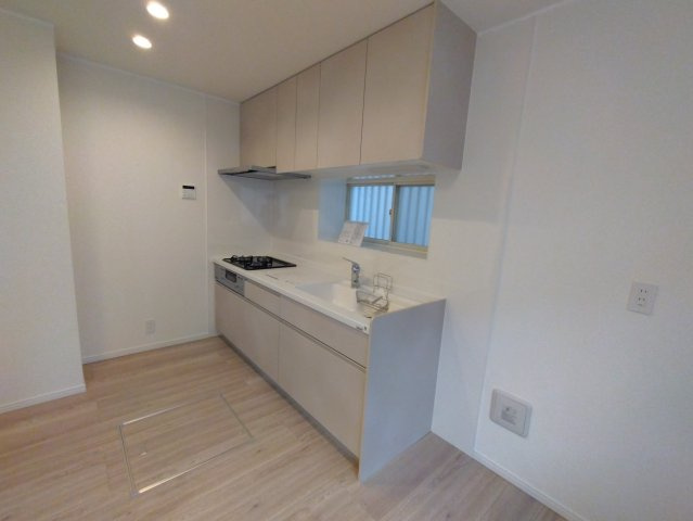 武蔵村山市学園三丁目戸建②のキッチン