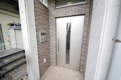 【エントランス】 | エスポワール・モナミ | 落ち着いたエントランスです