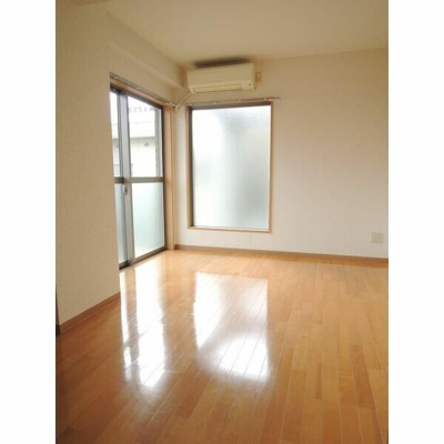 【居間・リビング】 | エスポワール・モナミ | ゆったりとした居間です