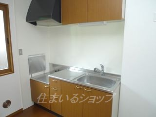 セジュール深川　A棟のキッチン|浄水器一体型シャワー水栓