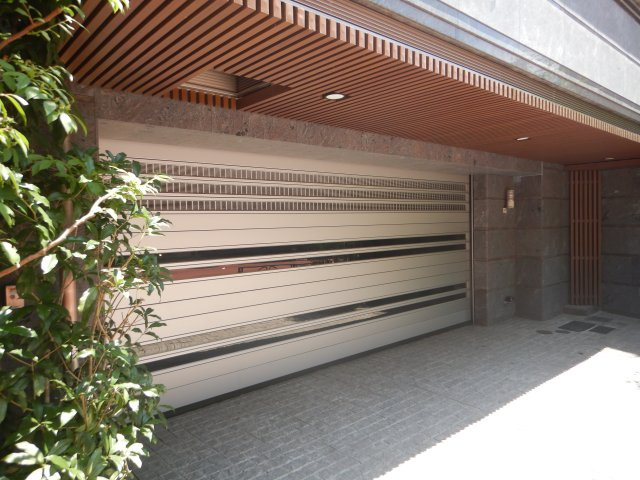 ロイヤルシーズン麻布永坂の駐車場