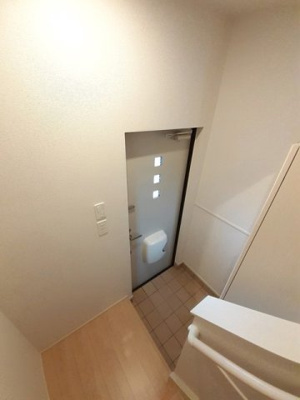 【玄関】 | エスペランス・Ⅰ | 収納もある玄関です