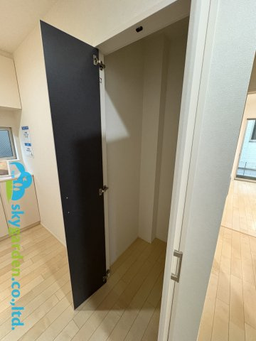 茅ヶ崎市室田1丁目　中古戸建の収納|玄関ホールの収納