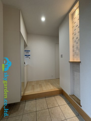茅ヶ崎市室田1丁目　中古戸建の玄関|シンプルで使いやすい玄関です