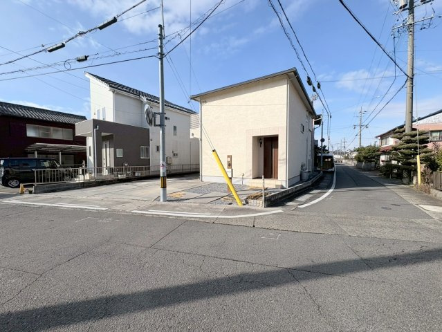 中古戸建　岐阜市鏡島中1丁目　平成31年築の前面道路含む現地写真