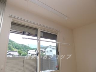 広島市安佐北区三入５丁目のアパートの設備|シャッター雨戸・室内物干し