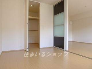 広島市安佐北区三入５丁目のアパートの寝室