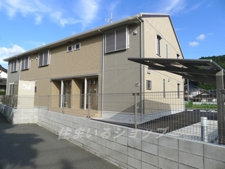 広島市安佐北区三入５丁目のアパートの外観|玄関側の外観です