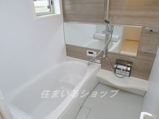 広島市安佐北区三入５丁目のアパートの浴室|追い焚き・浴室暖房乾燥機・窓あり