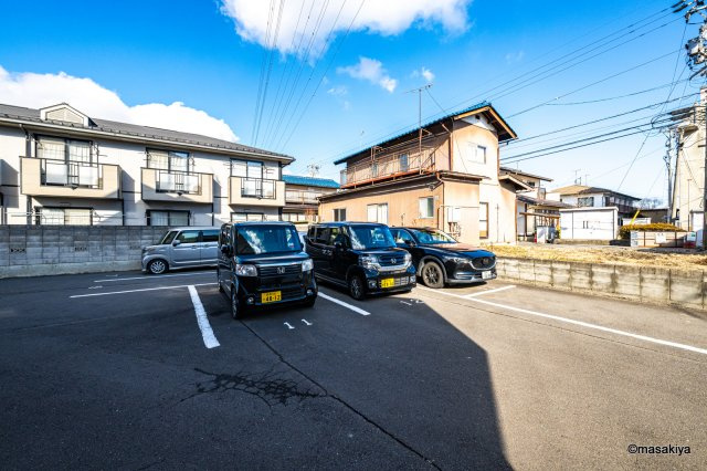ブレイン裾花の駐車場