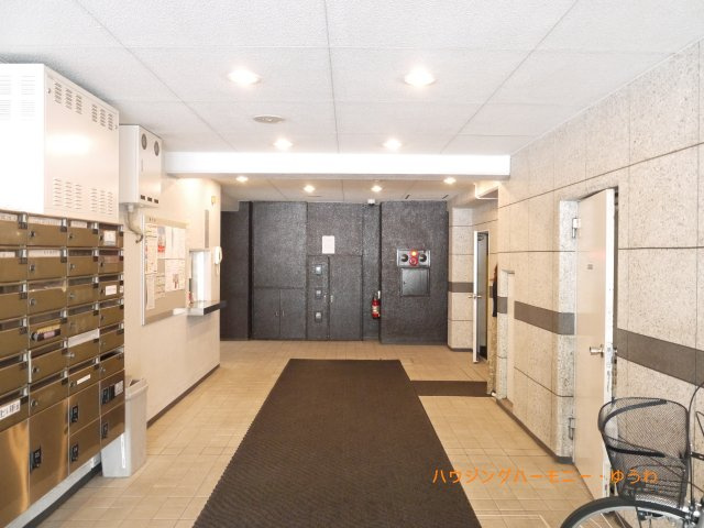 【その他共用部分】 | トーカン池袋第2キャスティール | 清潔感と歓迎感があるエントランスホールとなります。