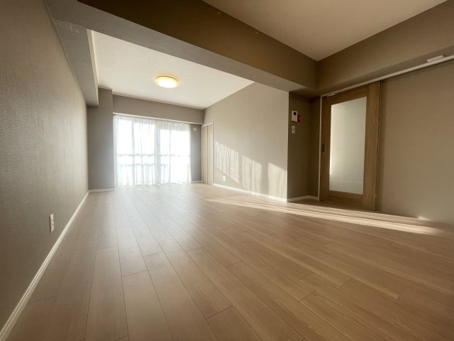 諏訪山スカイハイツの居間・リビング