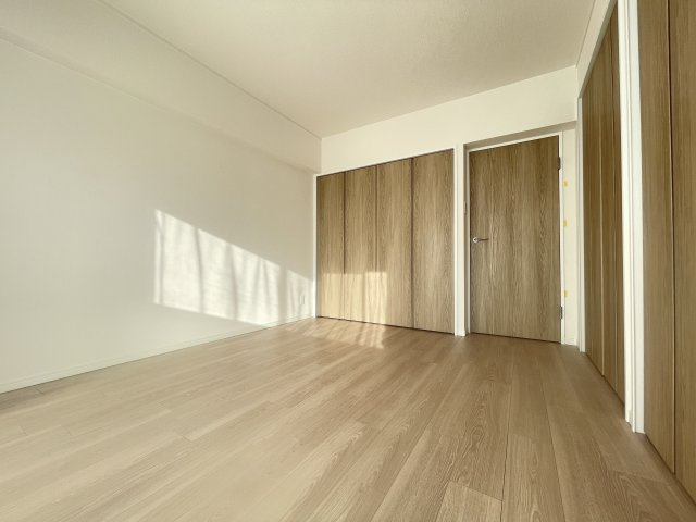 諏訪山スカイハイツの洋室