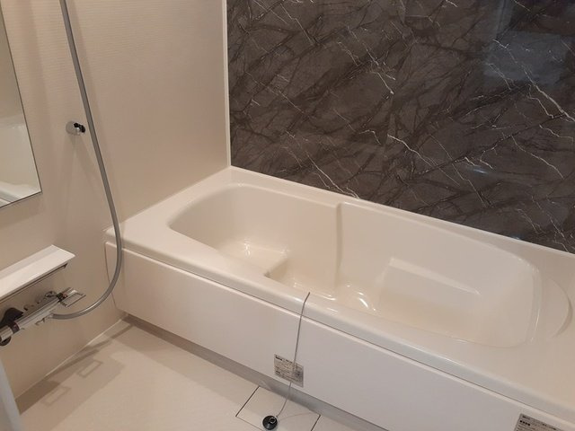 レジデンス礼羽の浴室