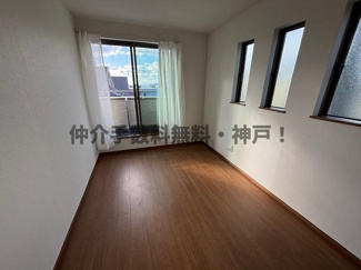 【洋室】 | 神戸市垂水区霞ケ丘６丁目　新築戸建１号棟　仲介手数料無料！ | 使い勝手のいい洋室です