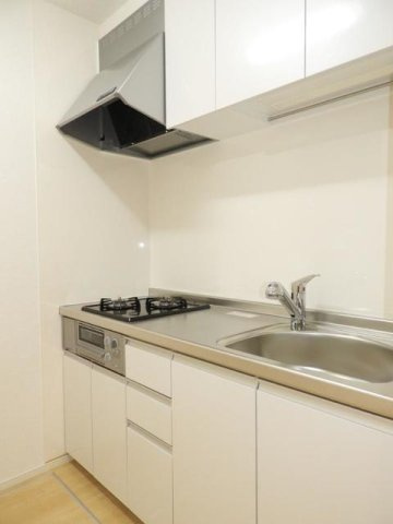 コモド・カサ・ミラのキッチン|コンパクトなキッチンで掃除もラクラク