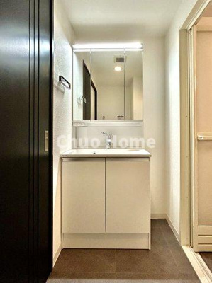 【駐車場】 | セレナハイム荒川公園 | 【敷地内駐車場】最新の空き状況や費用などの詳細は担当スタッフまでお問い合わせください。