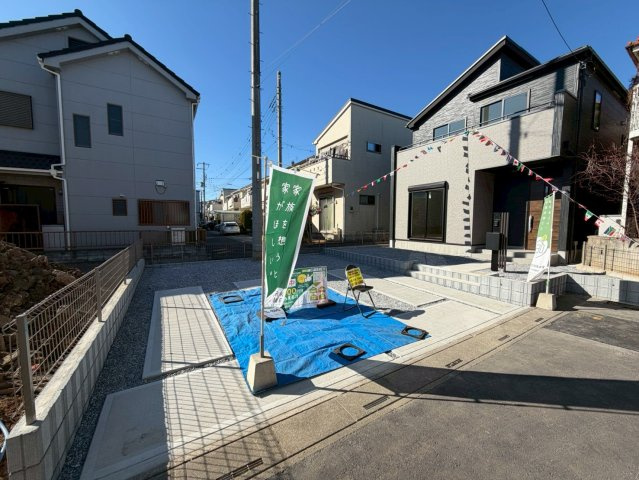 越谷市大沢新築戸建ての駐車場