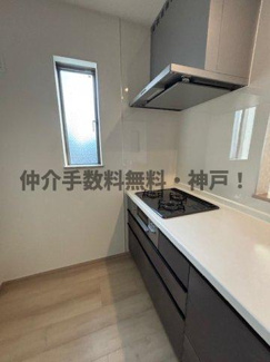 【キッチン】 | 神戸市垂水区霞ケ丘６丁目　新築戸建2号棟　仲介手数料無料！ | 使いやすいキッチンです