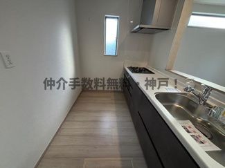 【キッチン】 | 神戸市垂水区霞ケ丘６丁目　新築戸建2号棟　仲介手数料無料！ | 使いやすいキッチンです