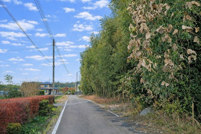 宇都宮市上籠谷町の前面道路含む現地写真