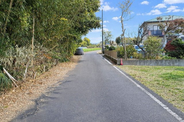 宇都宮市上籠谷町の前面道路含む現地写真