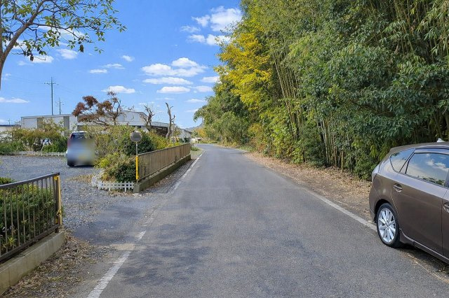 宇都宮市上籠谷町の前面道路含む現地写真