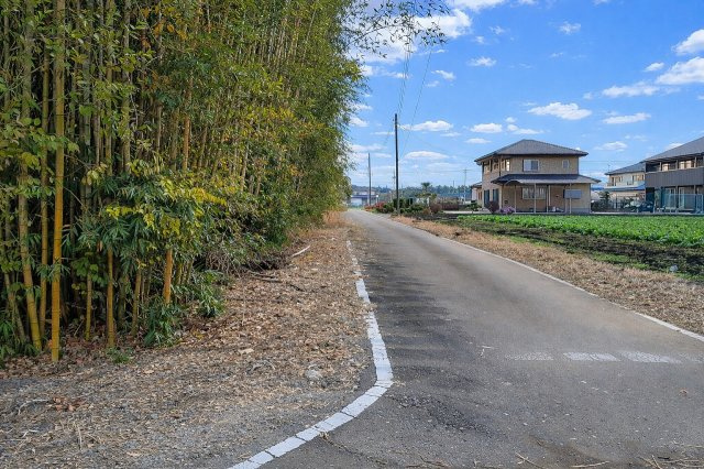 宇都宮市上籠谷町の前面道路含む現地写真